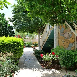Garden Dhesara Ksamil
