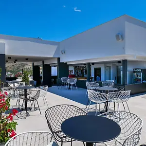 Three Islands Of Hotel