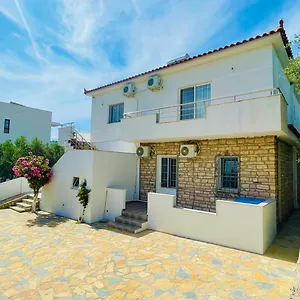 Gasthof Dollomaja, Ksamil